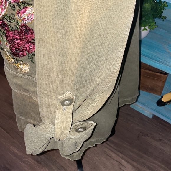 Floral Distressed Jacket - Picture 6 of 6